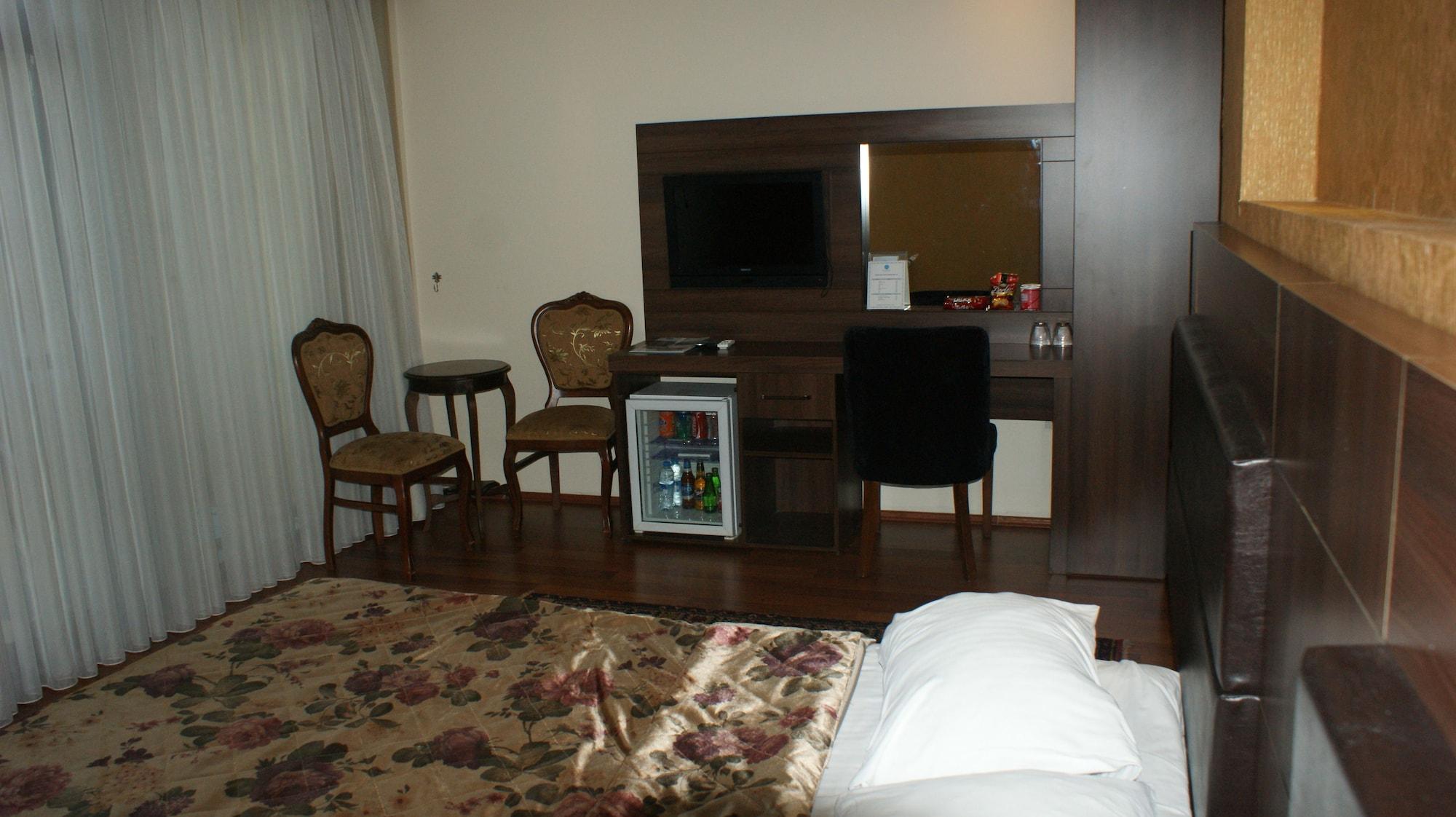 The Istanbul Hotel Esterno foto