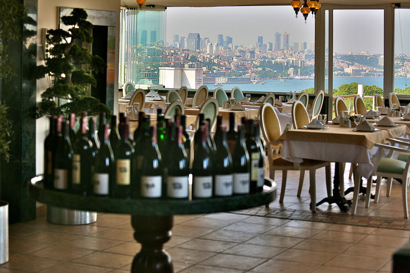 The Istanbul Hotel Esterno foto