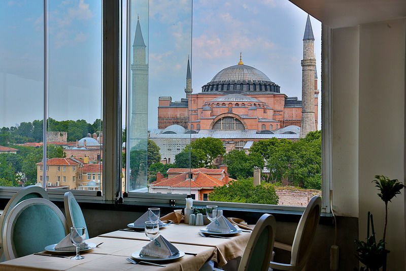 The Istanbul Hotel Esterno foto